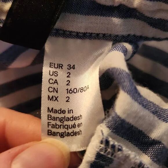 Divided H&M Ladies Size 2 Blue White Striped Button Down Shirt - Picture 6 of 6